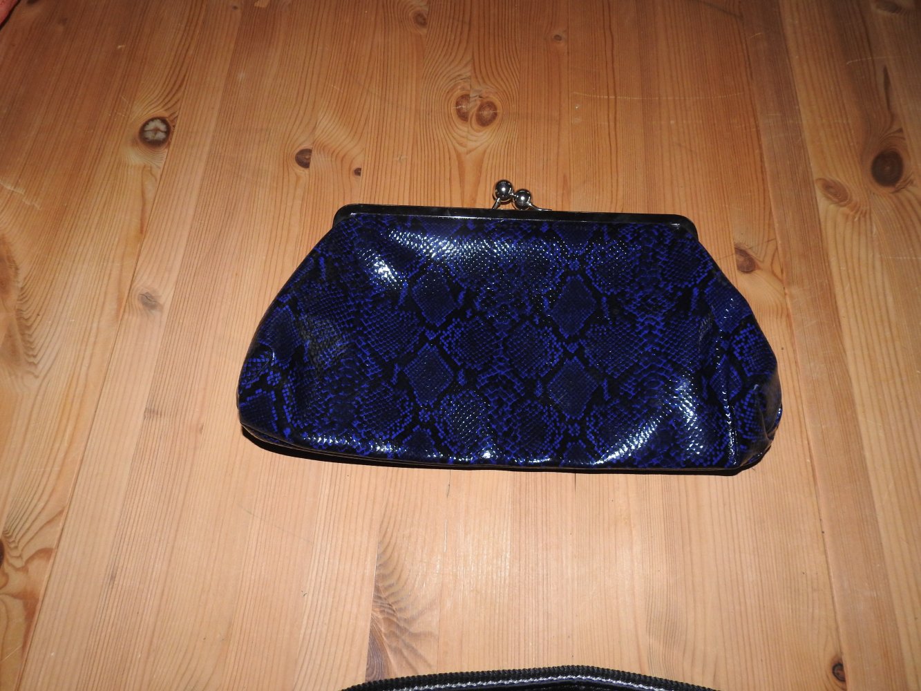 Handtasche, Clutches, Roberto Design bei Horst-JWeber, Schlangenlederoptik, dunkelblau-schwarz