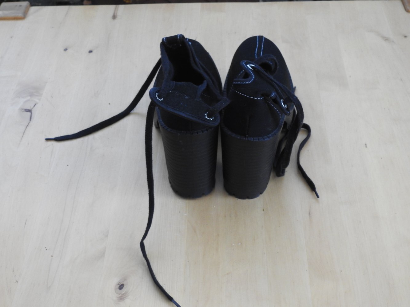 Schuhe mit hohen Absätzen Gr. 40