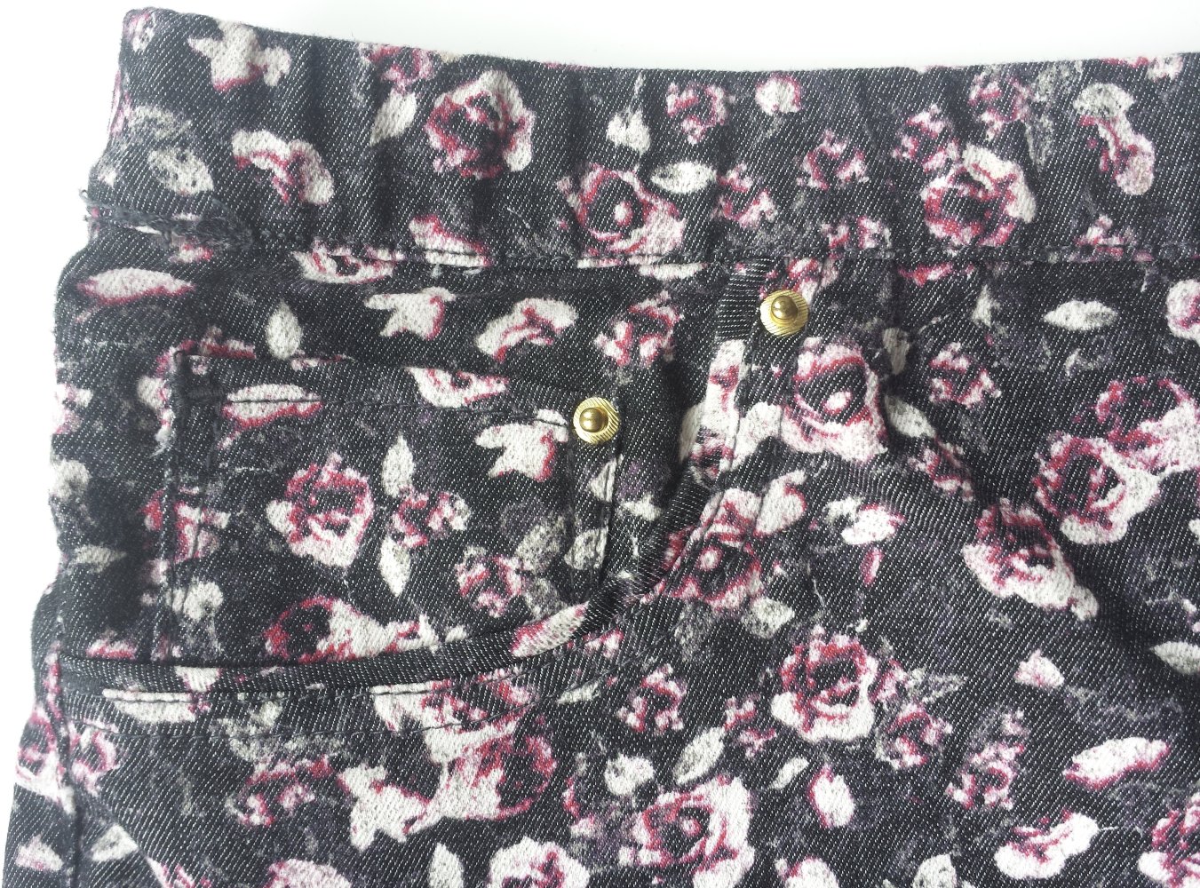 Damenhose Jeans Hose Damen Größe Gr 38 H&M Blumenmuster Muster Blume Rose Damenkleidung schwarz 