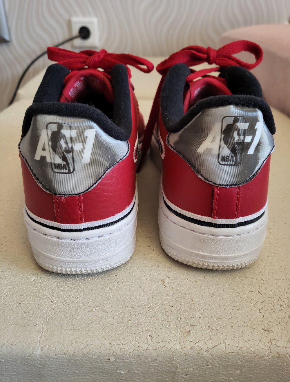 Nike air force 1'07 NBA Sport damen rot Silber Gr 38