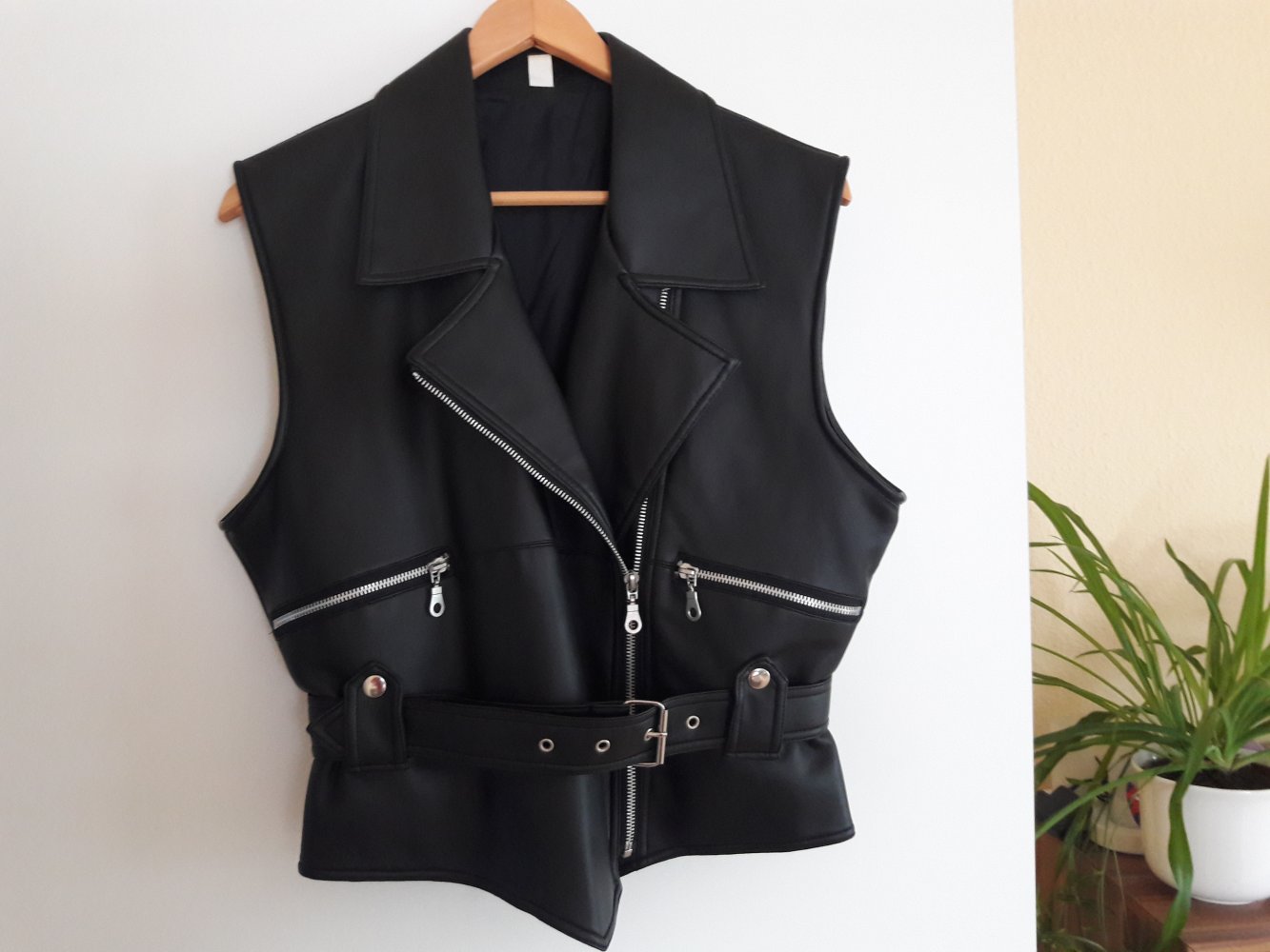 ärmellose Jacke