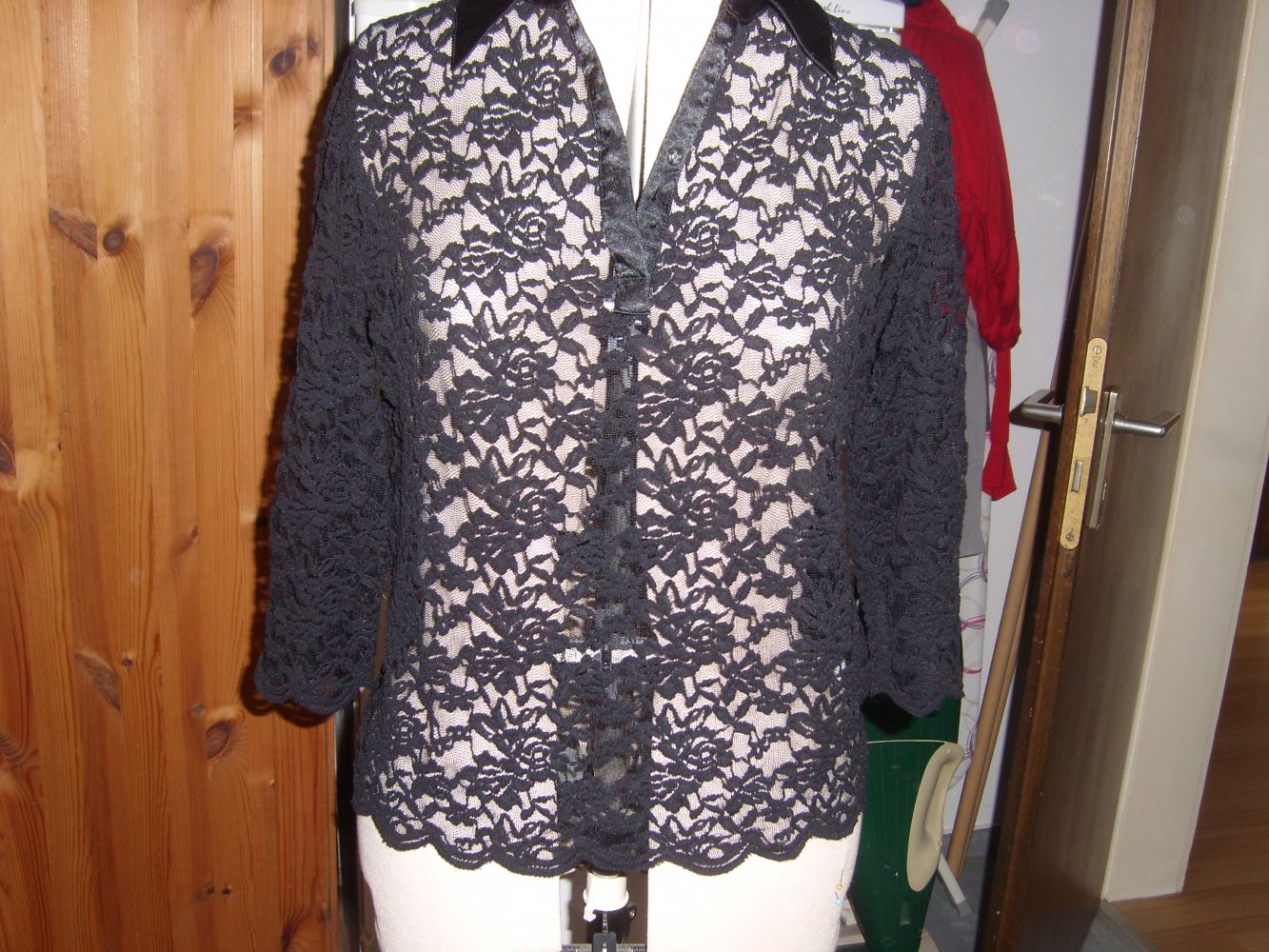 Schwarze Spitzenbluse