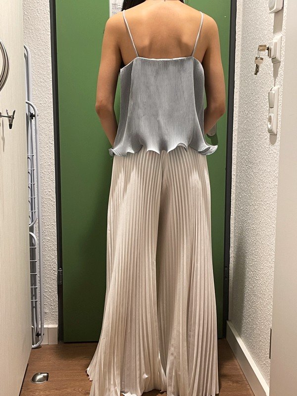 NEU Plissee-Slip-Top mit V-Ausschnitt