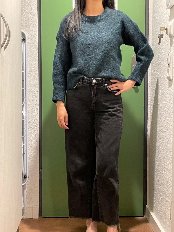 Dunkelgrüner Pullover