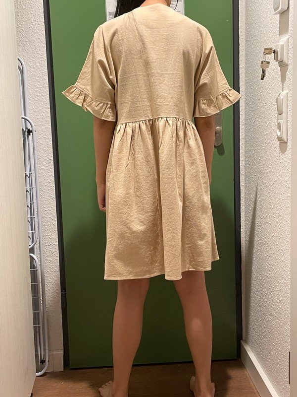 Senffarbenes Babydoll-Kleid