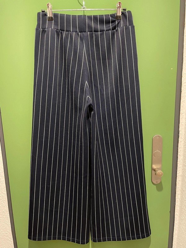 Blau lang gestreifte Cullotehose