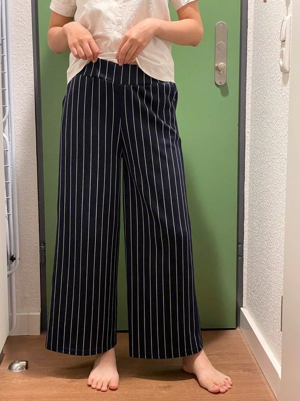 Blau lang gestreifte Cullotehose