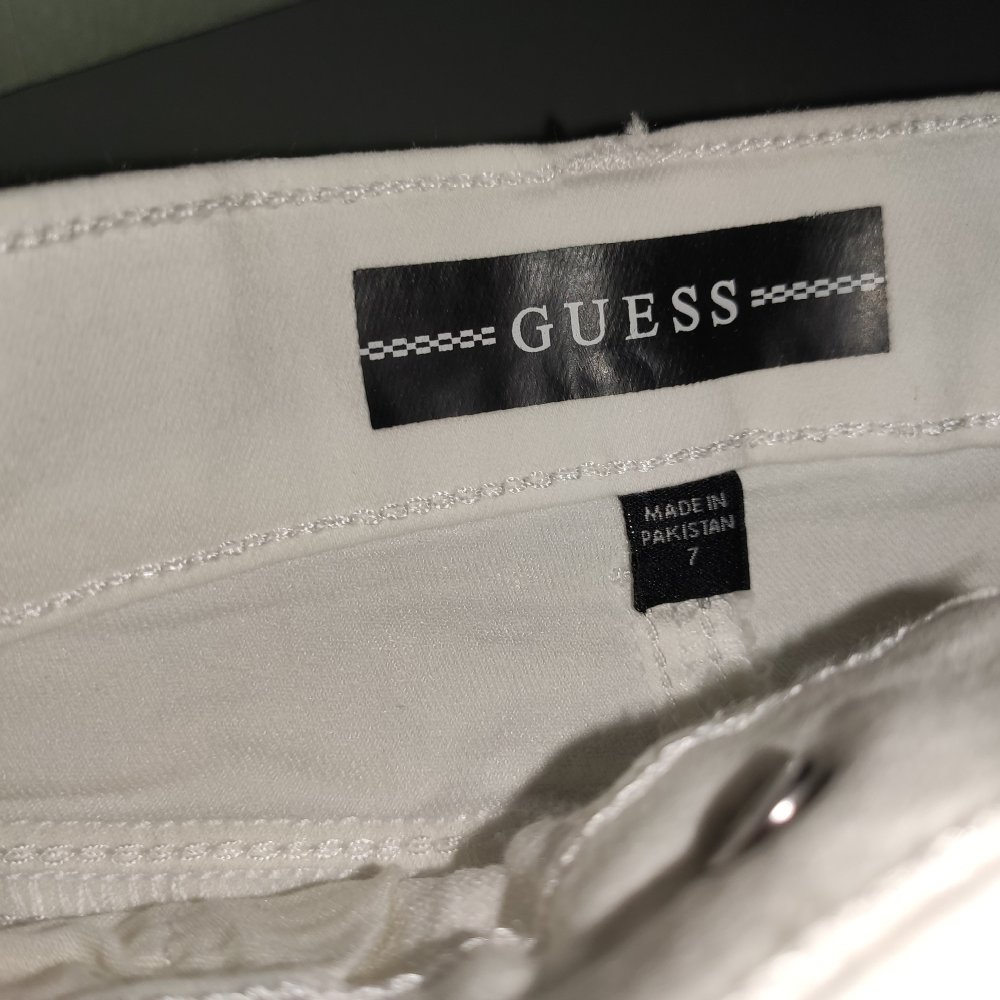 Guess Shorts weiß 116-122 neu