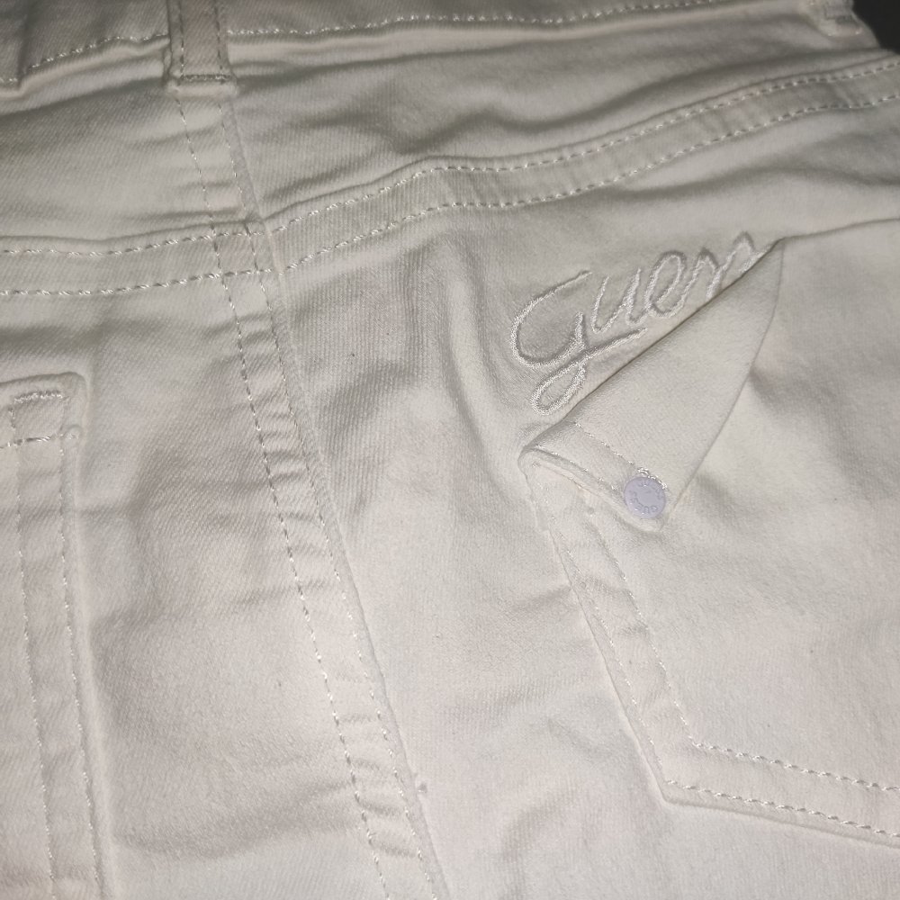 Guess Shorts weiß 116-122 neu