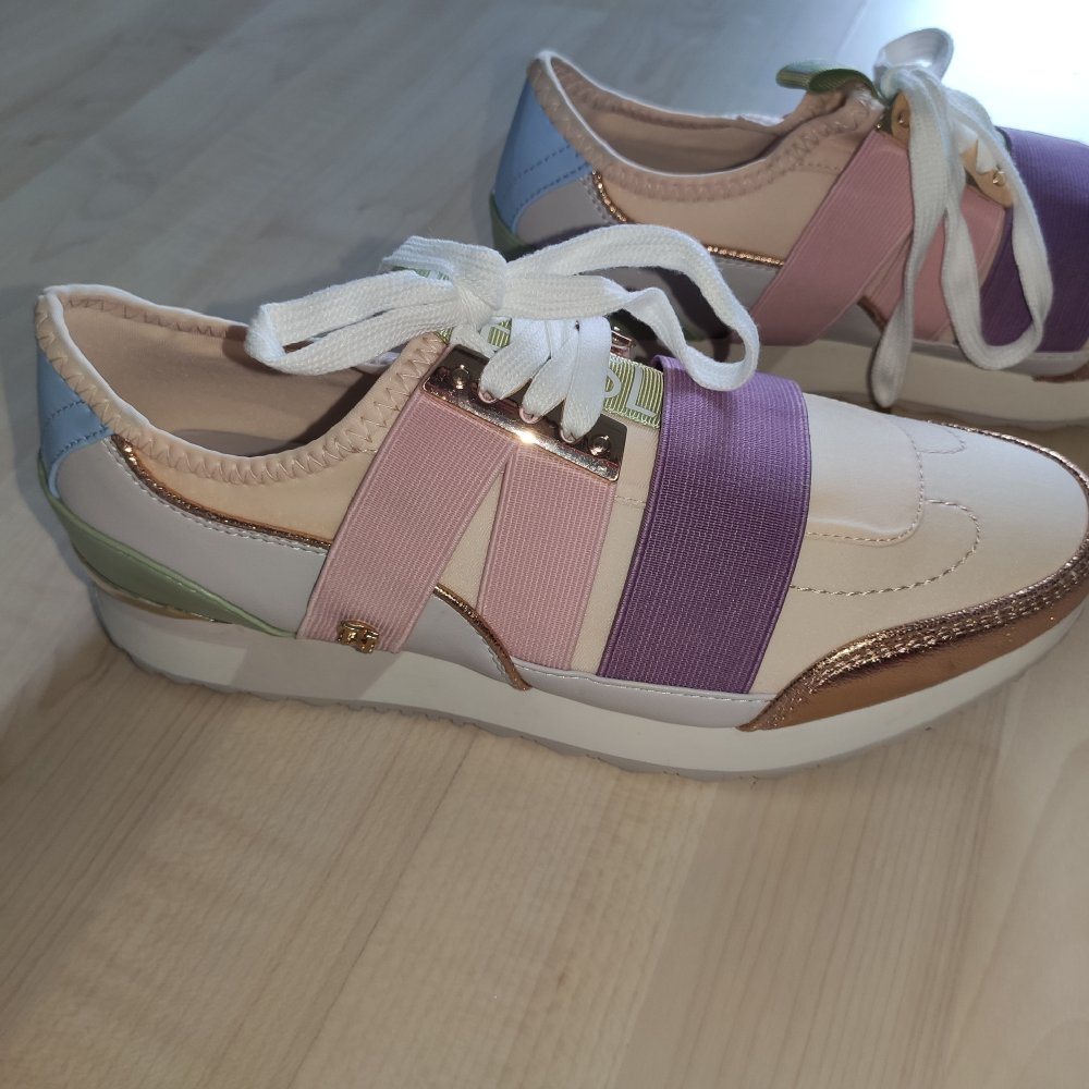 River Island Sneaker 39 neu