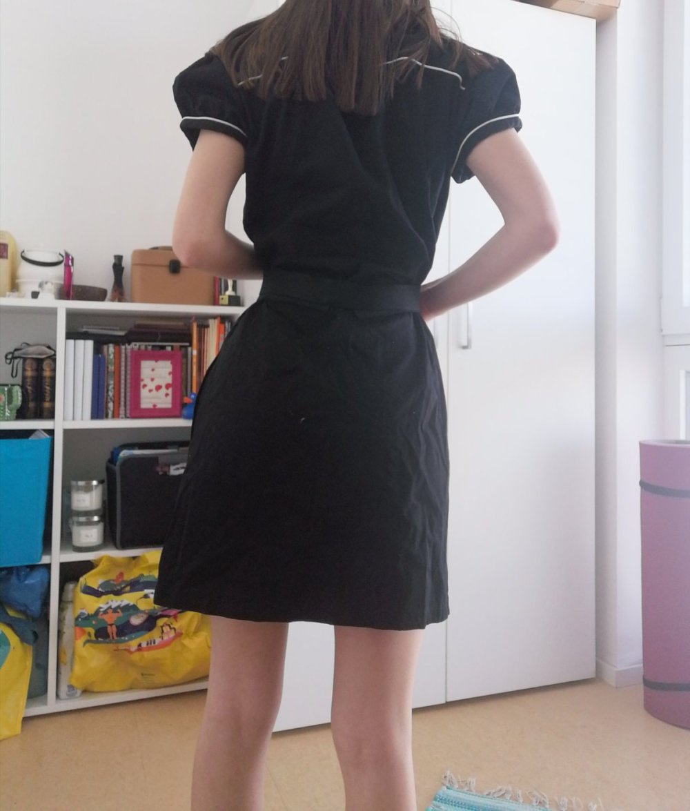 Mim schwarzer Kleid