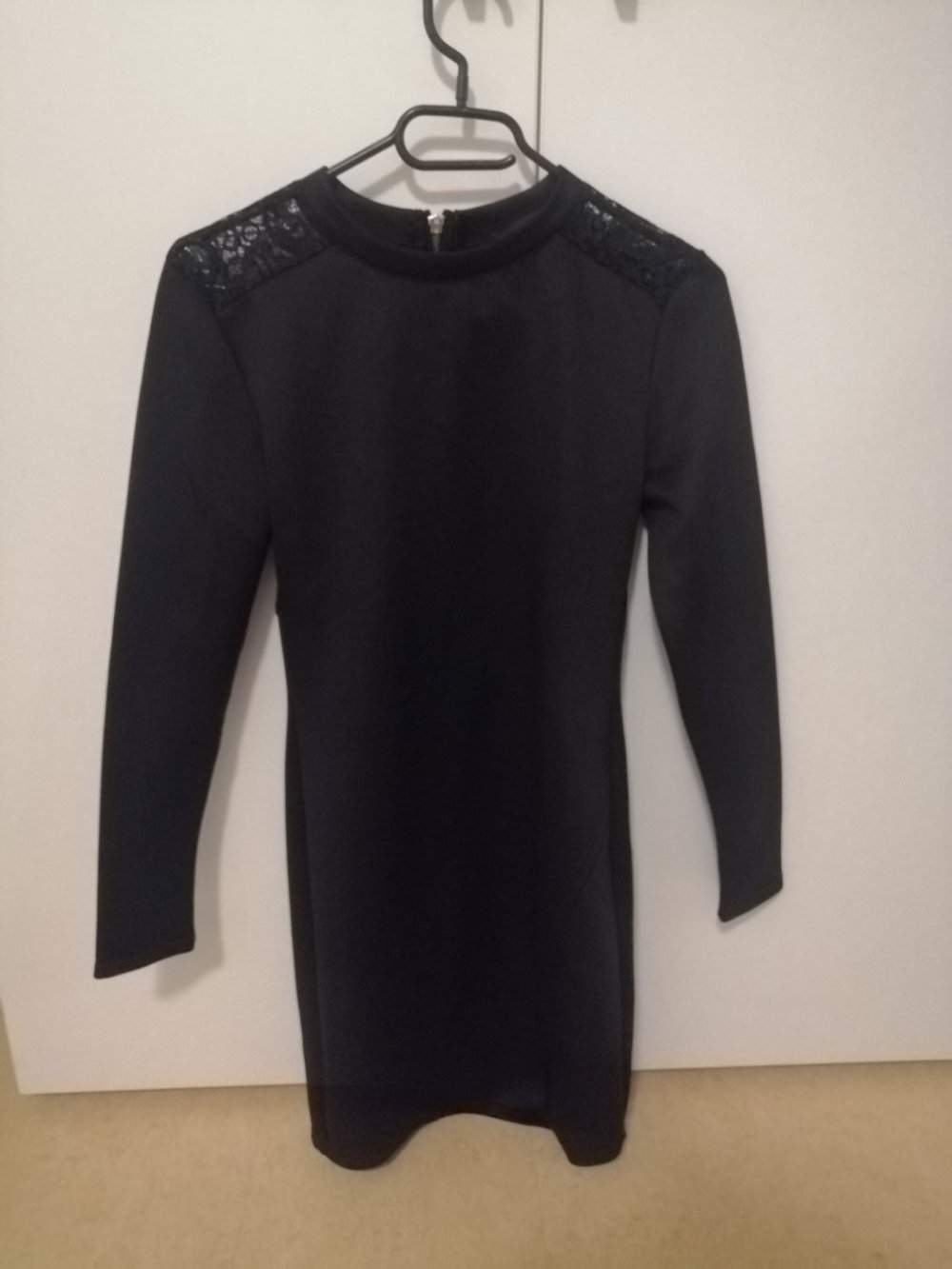 Spitzkleid