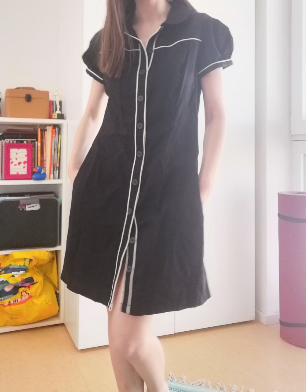 Mim schwarzer Kleid