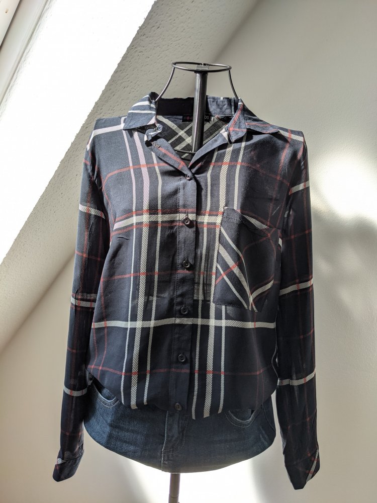 Skandinavische Karobluse