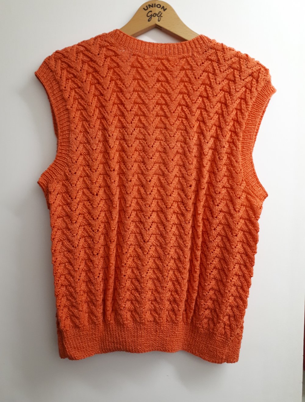 Orangener Pullunder Stricktop mit V-Ausschnitt Strickshirt Strickpullover orange