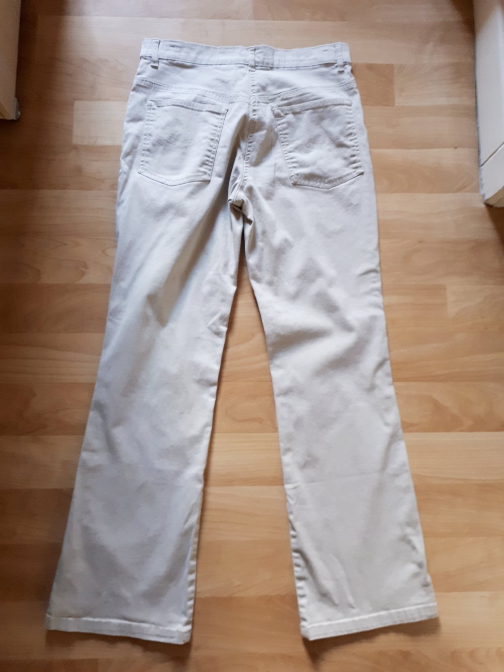 Helle Damenhose Größe 20 40 M L beige creme Marke Yessica C&A Hose Schlaghose Kurzgröße
