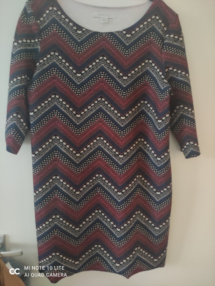 T-Shirt Kleid mit Grafikprint Größe 40