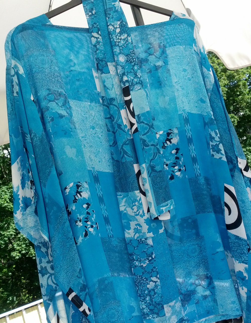 Bluse Tunika * Gr 44 46 48 * türkis schwarz weiß * Chiffon 
