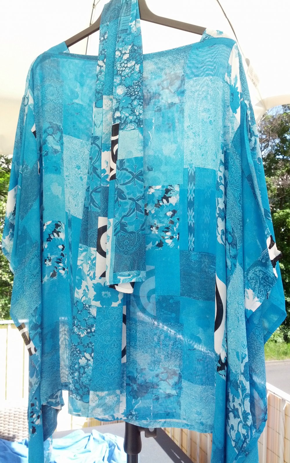 Bluse Tunika * Gr 44 46 48 * türkis schwarz weiß * Chiffon 