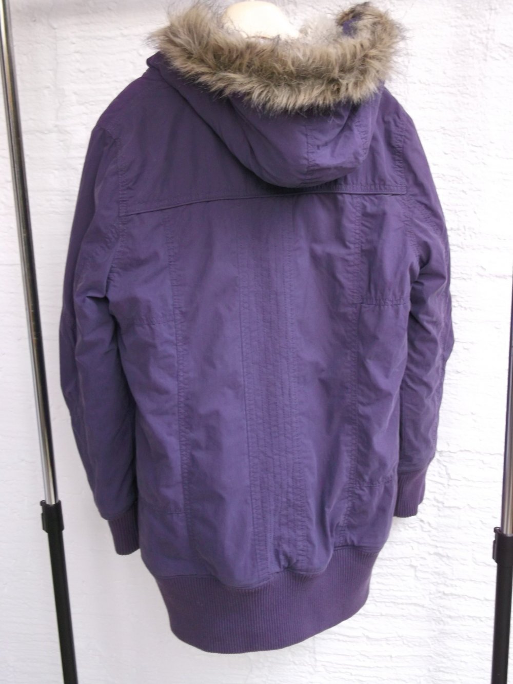 ONLY Winterjacke lila mit Kapuze - Größe 44 bzw. L