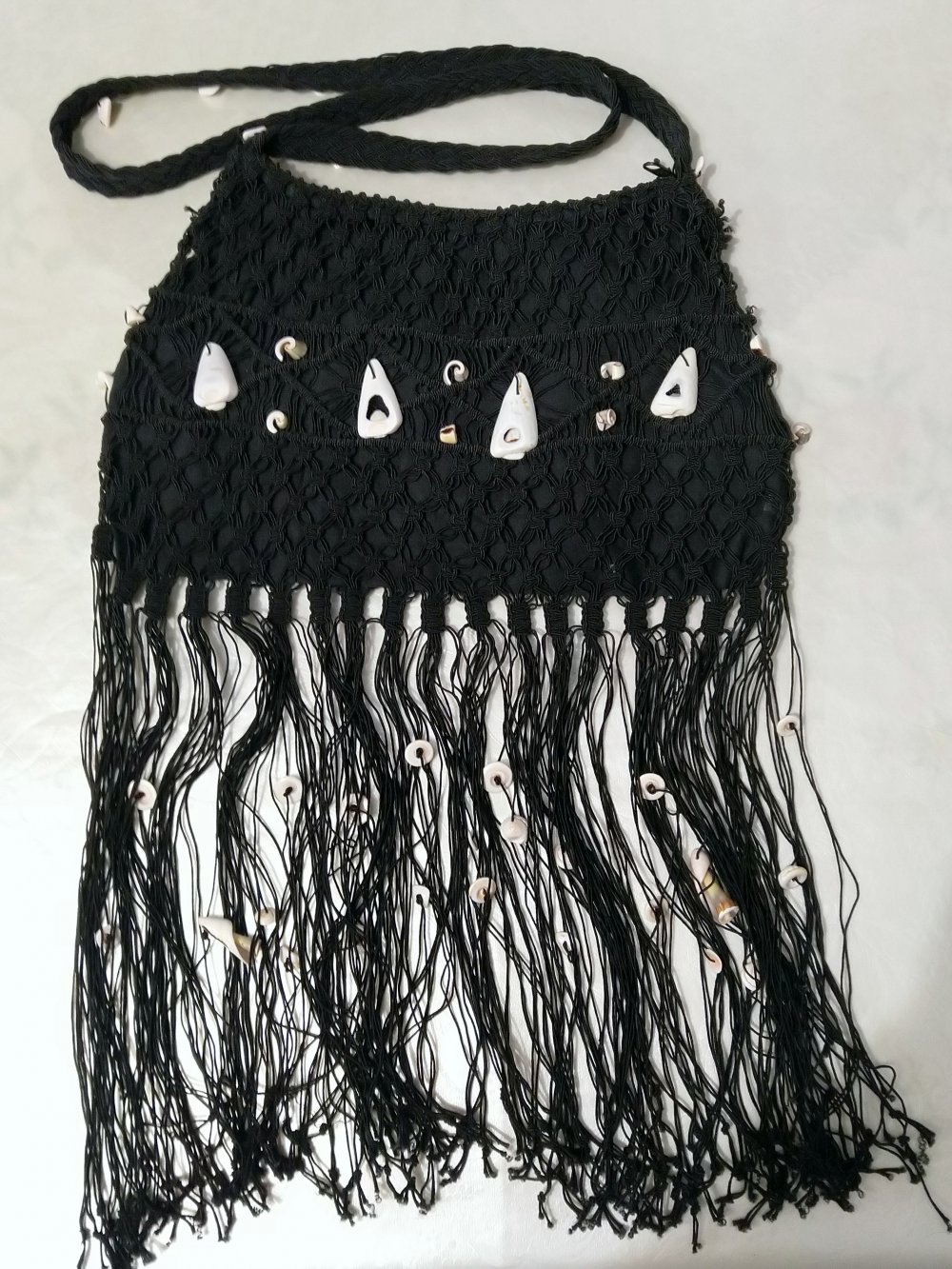 Makramee 70er Look Handtasche Umhängetasche Meeresmuschelbesatz
