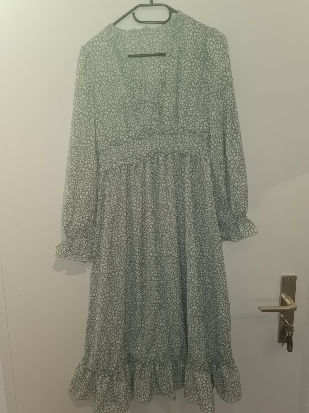 Sommerkleid mint mit Rüschen NEU