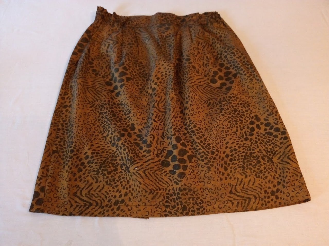 2-Teiler, Kostüm, Rock + Bolero, gold-schwarz-getupft, Gr. S/36/38