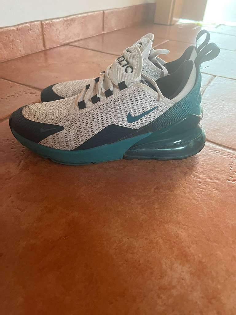 Nike Sneaker