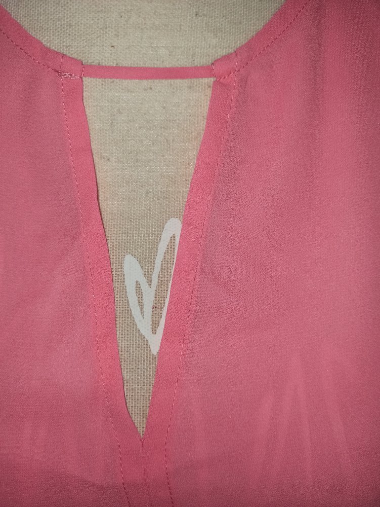 Neue Sommerbluse ohne Ärmel