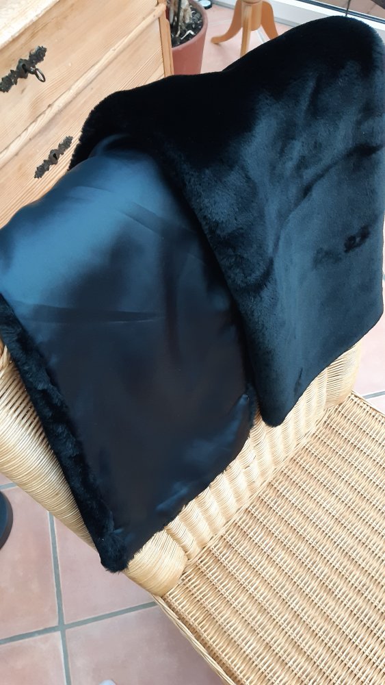 Schimmernder Schal in Schwarz
