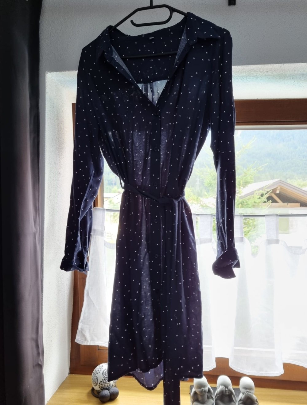 Kleid gepunktet
