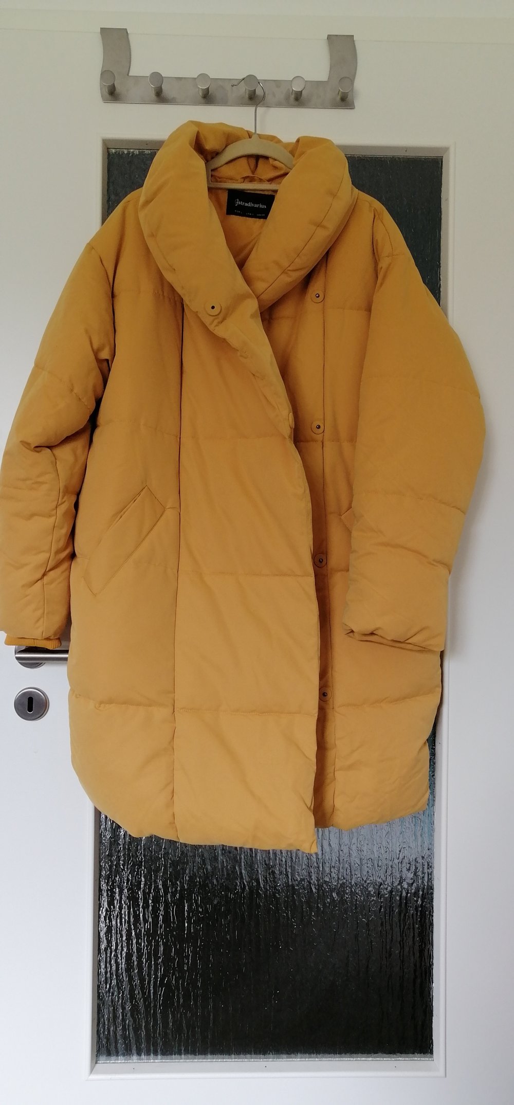 Gelber Wintermantel