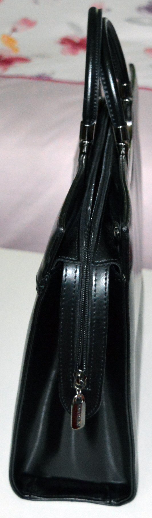 Tolle Damen Lederhandtasche, Aktenhandtasche, C. Valentino