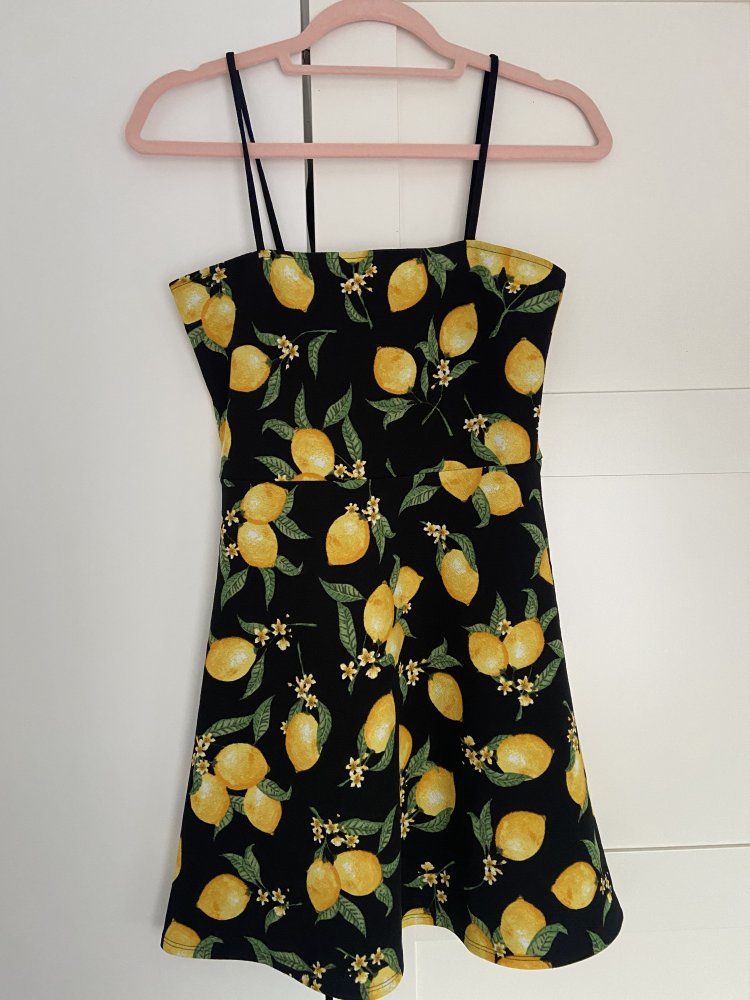 Kleid mit Zitronen 