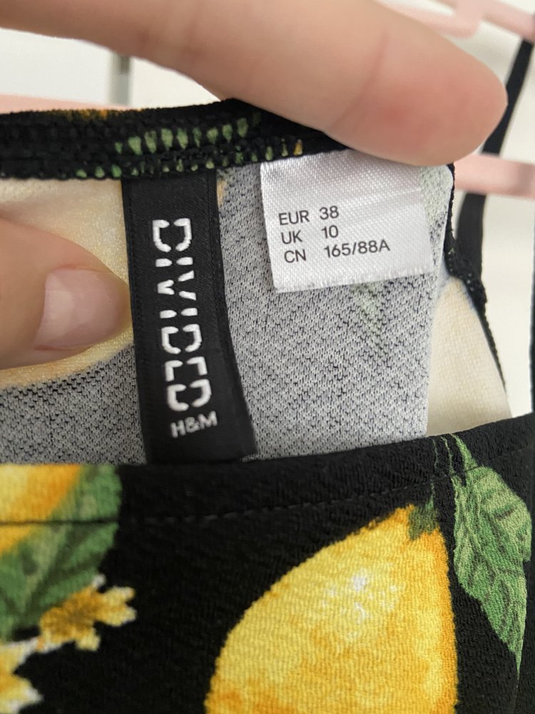 Kleid mit Zitronen 