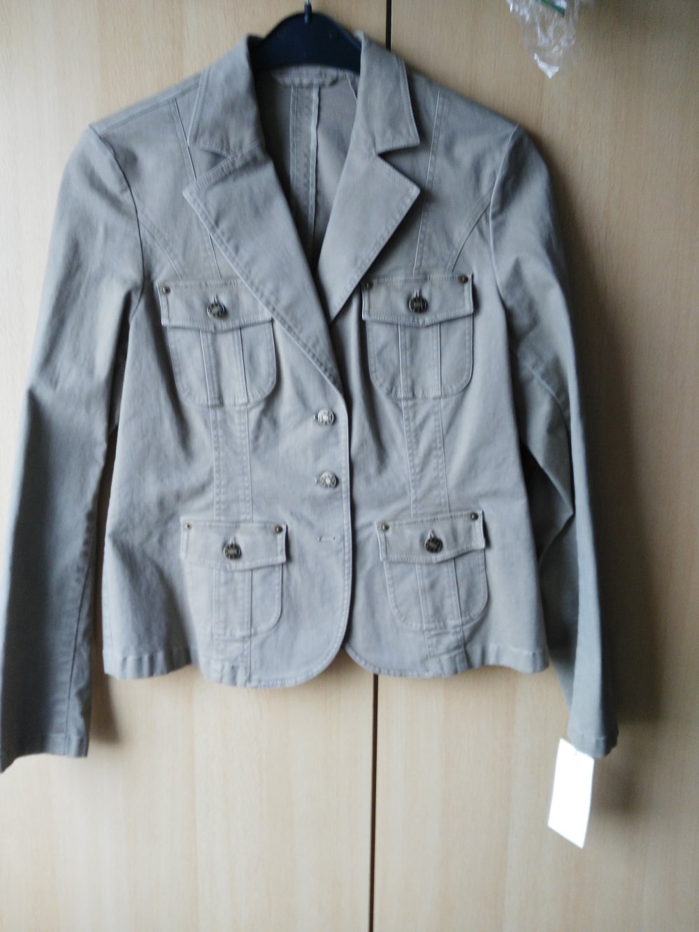 schöne Kaki Jacke
