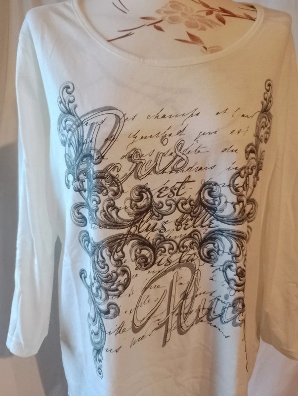 Schönes Neuwertiges Damen Baumwoll Shirt Gr.48 creme graues Motiv