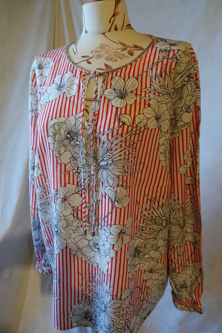 Bonita Damen Bluse Gr.44 rot weiß grau gestr. Blumen Glitzer
