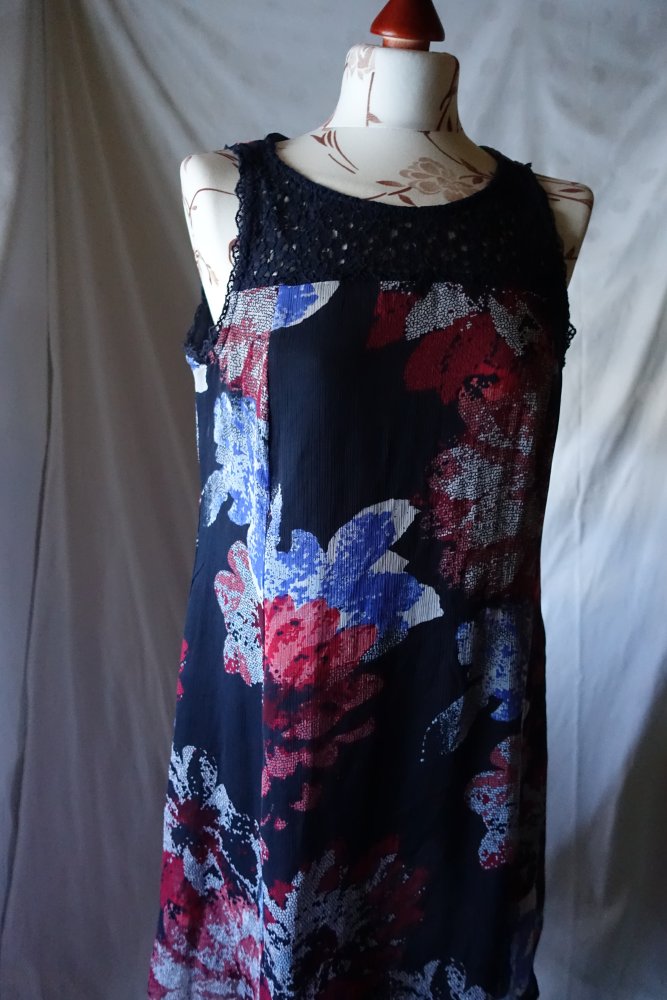 Tom Tailor Damen Marken Sommer Kleid Gr.40/42 blau rot geblümt mit Spitze