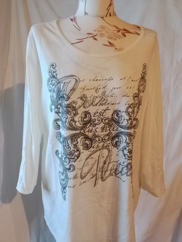 Schönes Neuwertiges Damen Baumwoll Shirt Gr.48 creme graues Motiv