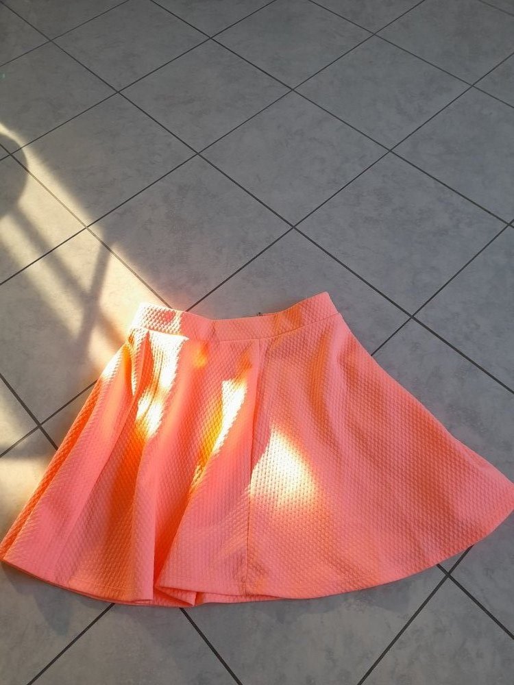 H&M sehr schöner Rock wie NEU