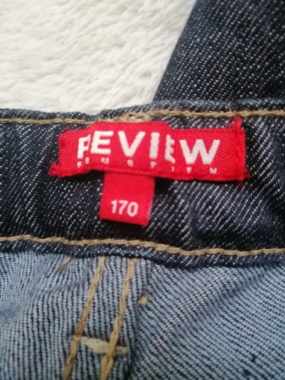 ganz dunkle Jeans