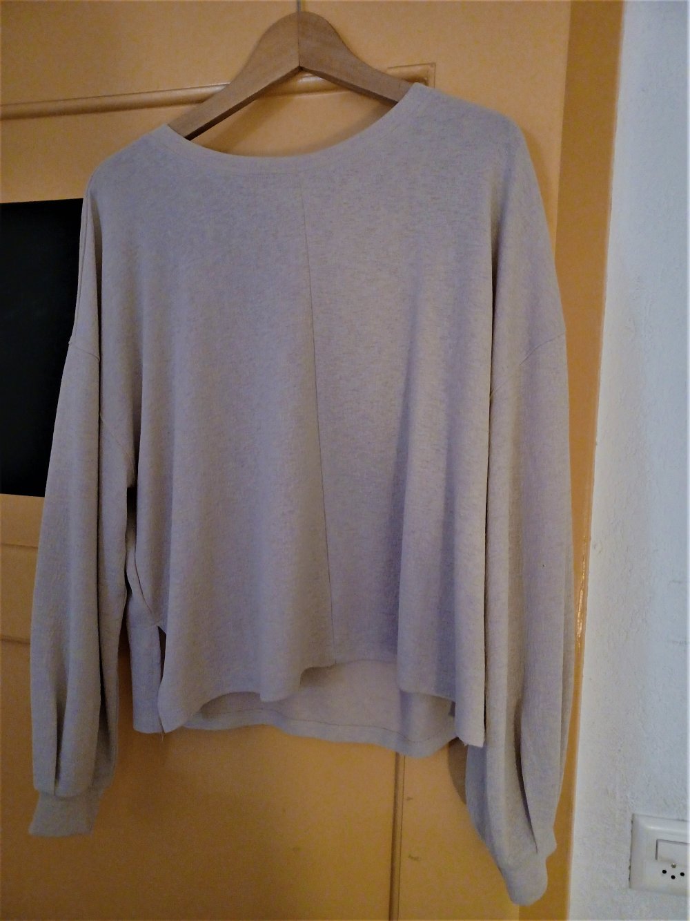 beige Bluse