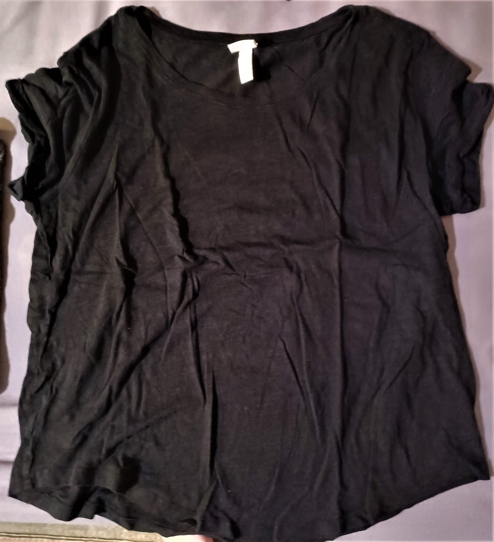 schwarzer T-Shirt