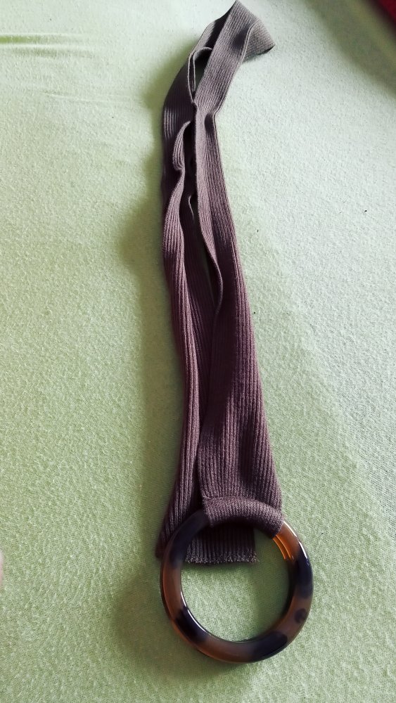 Dunkelgrünes Kleid