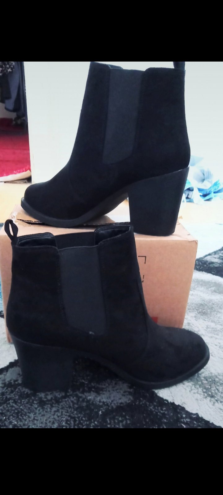Schwarze Stiefeletten
