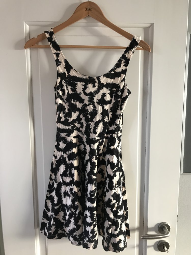 Gemustertes Kleid 