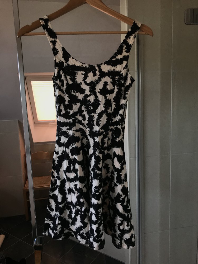 Gemustertes Kleid 