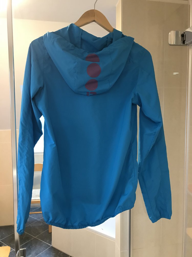 Blaue Bench Jacke