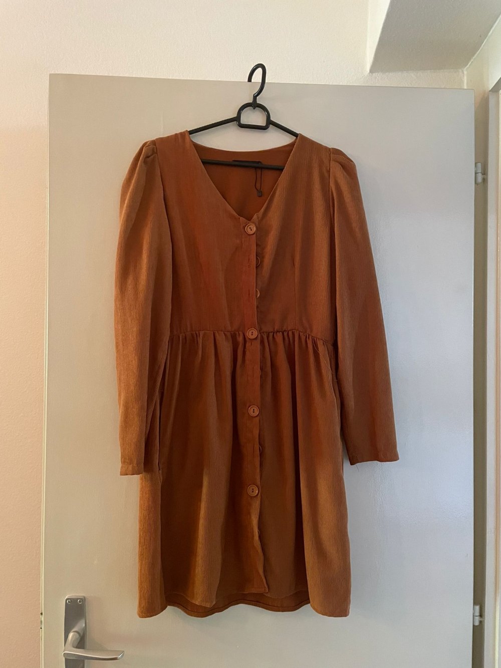 Tagliches Kleid 
